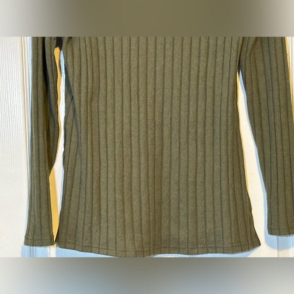 SHEIN Women’s Size XL Olive Green Rib Knit Long Sleeve V-Neck Top Casual Soft - Picture 10 of 13
